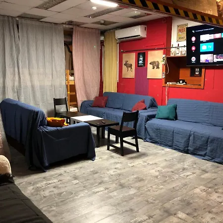 Daire Whole Basement Former Pub2 For Stag Do, Men's Cave Budapeşte