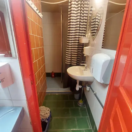 شقة Whole Basement Former Pub2 For Stag Do, Men's Cave *