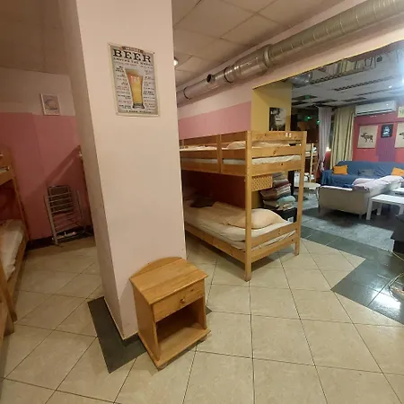 Whole Basement Former Pub2 For Stag Do, Men's Cave شقة بودابست